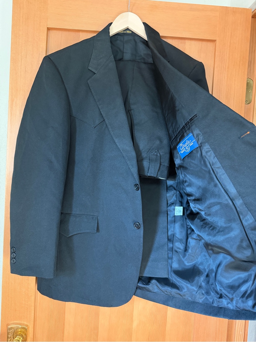 Men's Western Black Suit: Jacket 44R, Pants 38x29